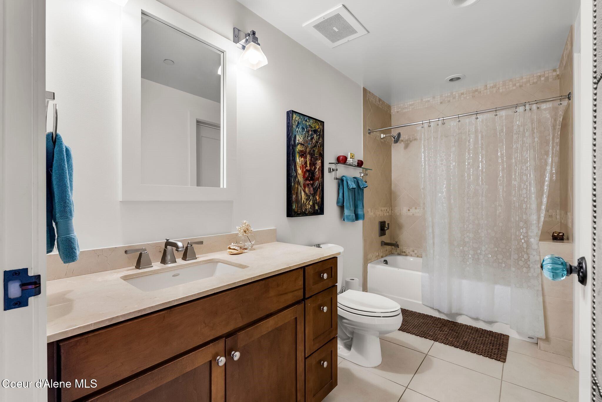 412 Sandpoint Avenue, Unit 332 Sandpoint, ID 83864 - Photo 26 of 60 Main Level Bath