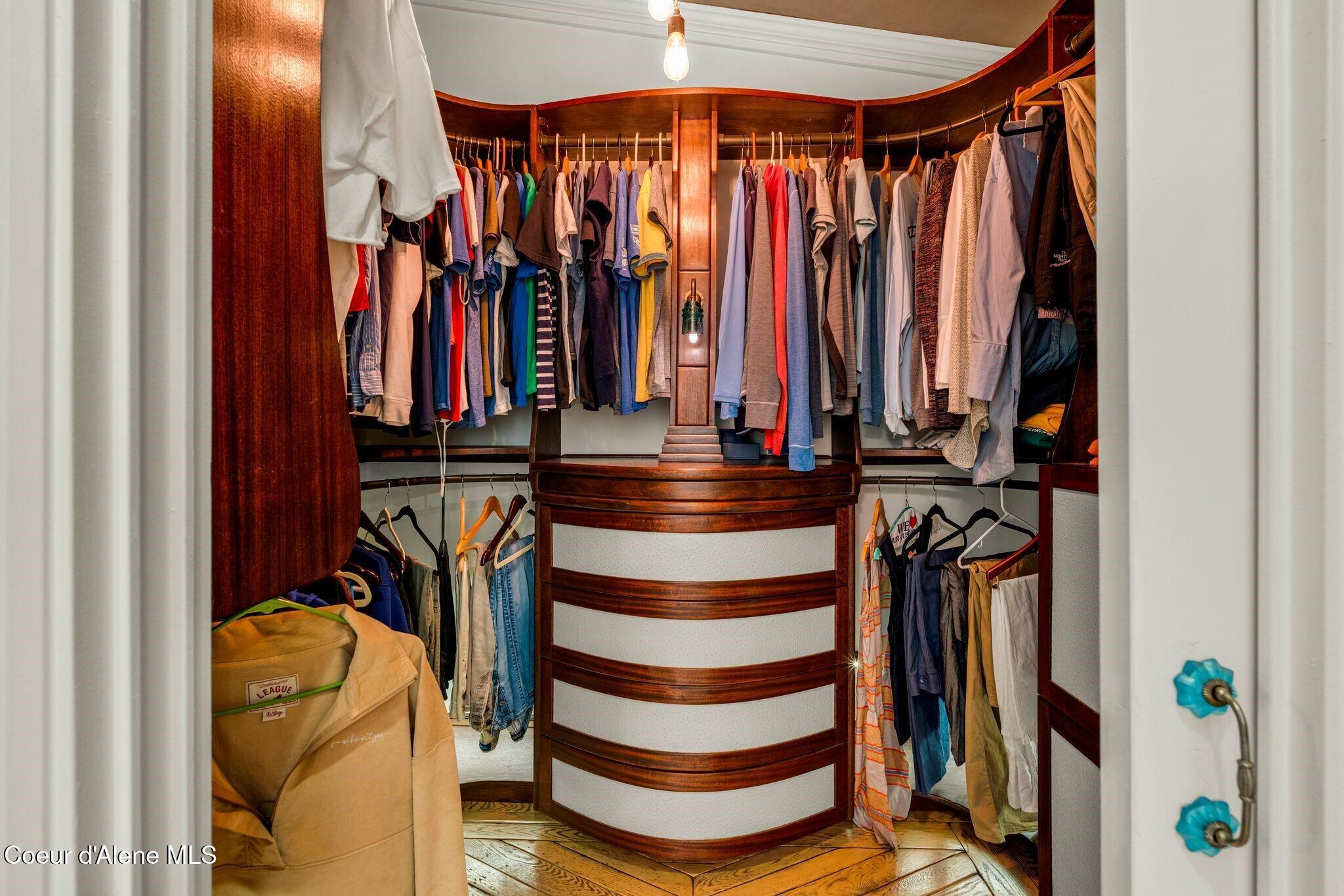 412 Sandpoint Avenue, Unit 332 Sandpoint, ID 83864 - Photo 40 of 60 Custom Walk-In Closet