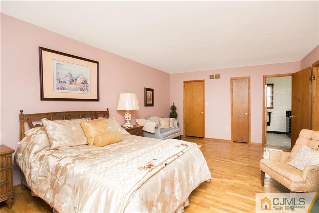 34 Benhardt Road Milltown, NJ 08850 - Photo 20 of 23 Gallery Image 20