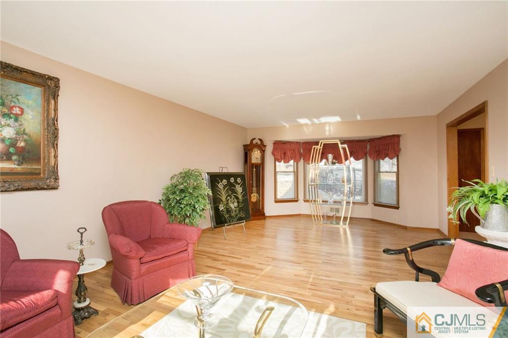 34 Benhardt Road Milltown, NJ 08850 - Photo 8 of 23 Gallery Image 8
