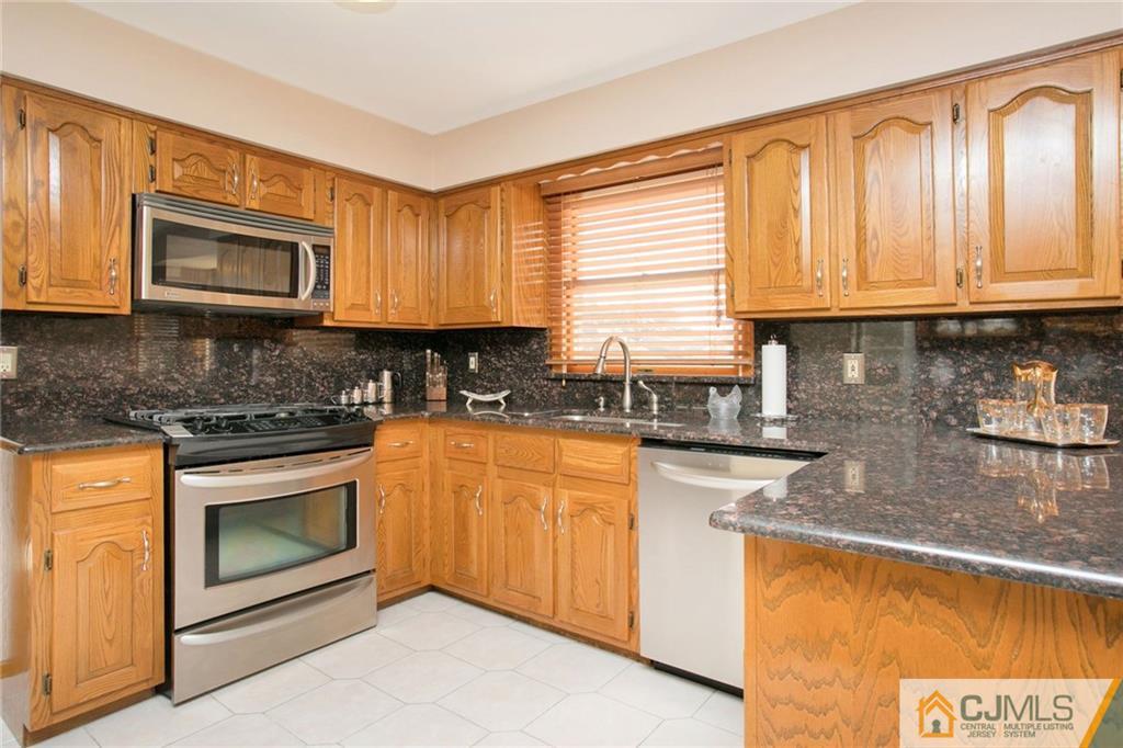 34 Benhardt Road Milltown, NJ 08850 - Photo 10 of 23 Gallery Image 10