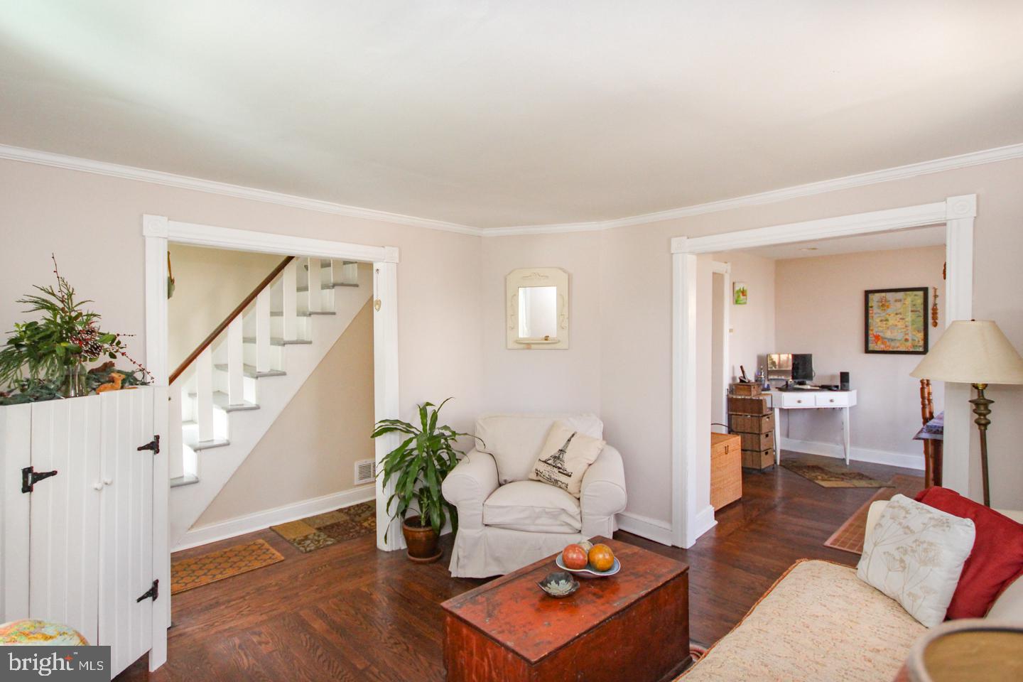 213 Bortondale Road Media, PA 19063 - Photo 3 of 31
