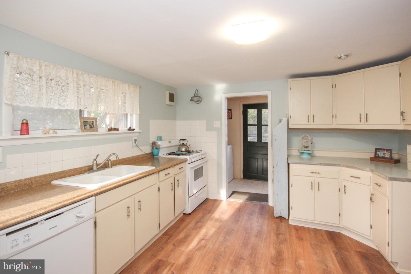 213 Bortondale Road Media, PA 19063 - Photo 10 of 31