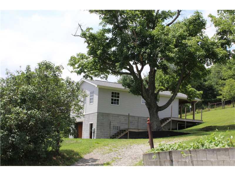 905 Roberts Run Road Holbrook, PA 15341 - Photo 21 of 25 Parking Lot/Garage.