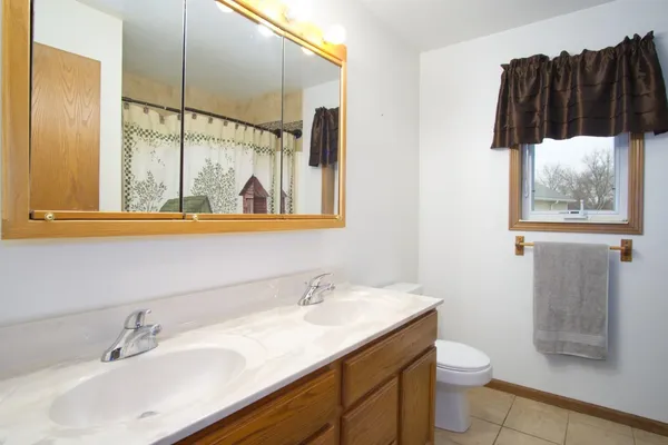 $395,500 | 409 Savannah Trail, Pardeeville, WI 53954