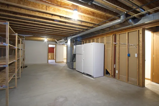 $395,500 | 409 Savannah Trail, Pardeeville, WI 53954