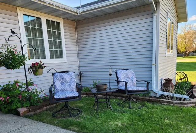 $395,500 | 409 Savannah Trail, Pardeeville, WI 53954