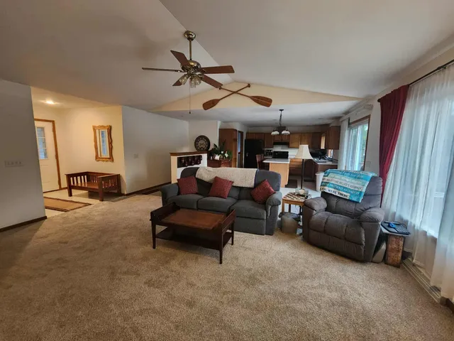 $395,500 | 409 Savannah Trail, Pardeeville, WI 53954