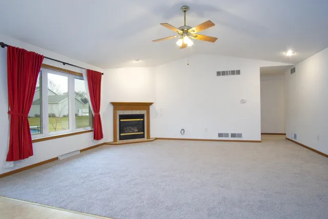 $395,500 | 409 Savannah Trail, Pardeeville, WI 53954