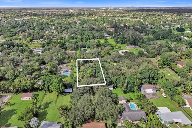 $825,000 | 14270 Southwest 20th Street, Davie, FL 33325