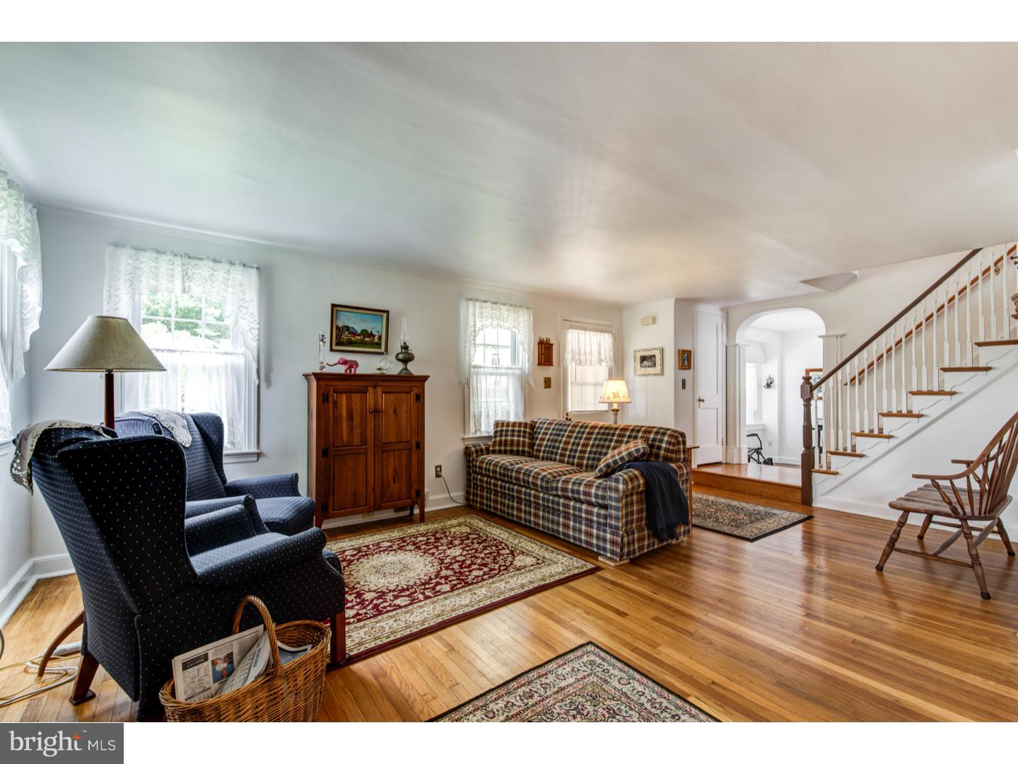 503 Kingston Road Oreland, PA 19075 - Photo 4 of 24 Living Room