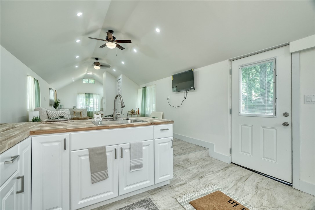 1304 Lake Road, Unit C43 Webster, NY 14580 - Photo 9 of 39 Gallery Image 9