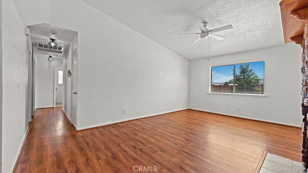 14071 Quinnault Road Apple Valley, CA 92307 - Photo 12 of 43