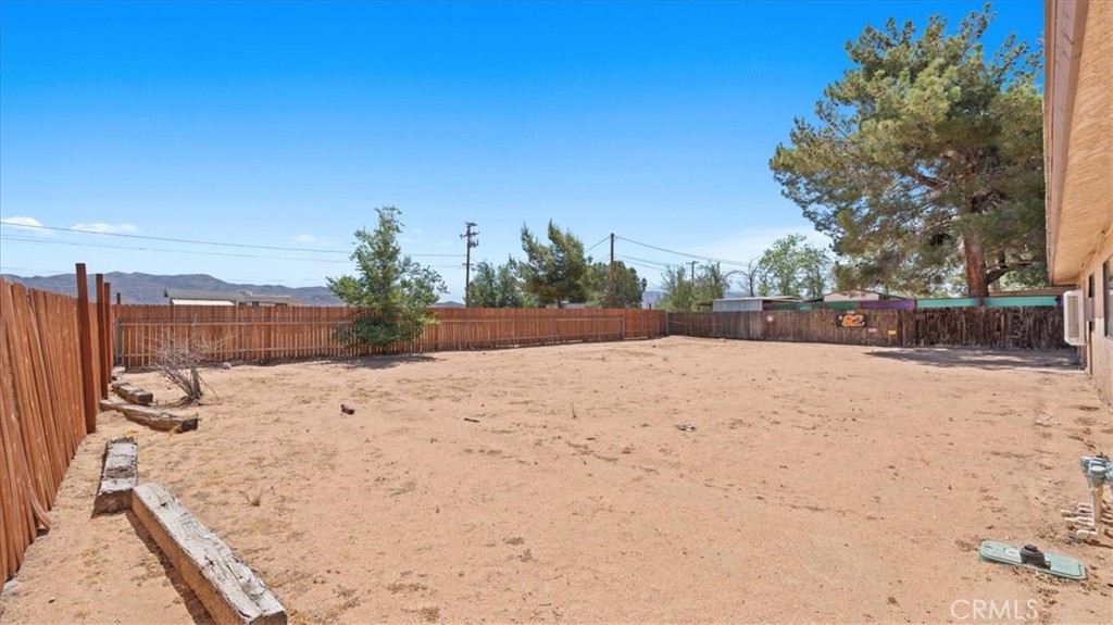 14071 Quinnault Road Apple Valley, CA 92307 - Photo 27 of 43