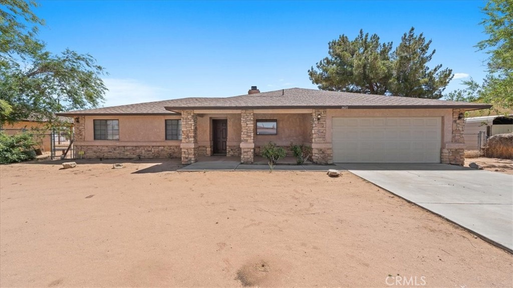 14071 Quinnault Road Apple Valley, CA 92307 - Photo 3 of 43
