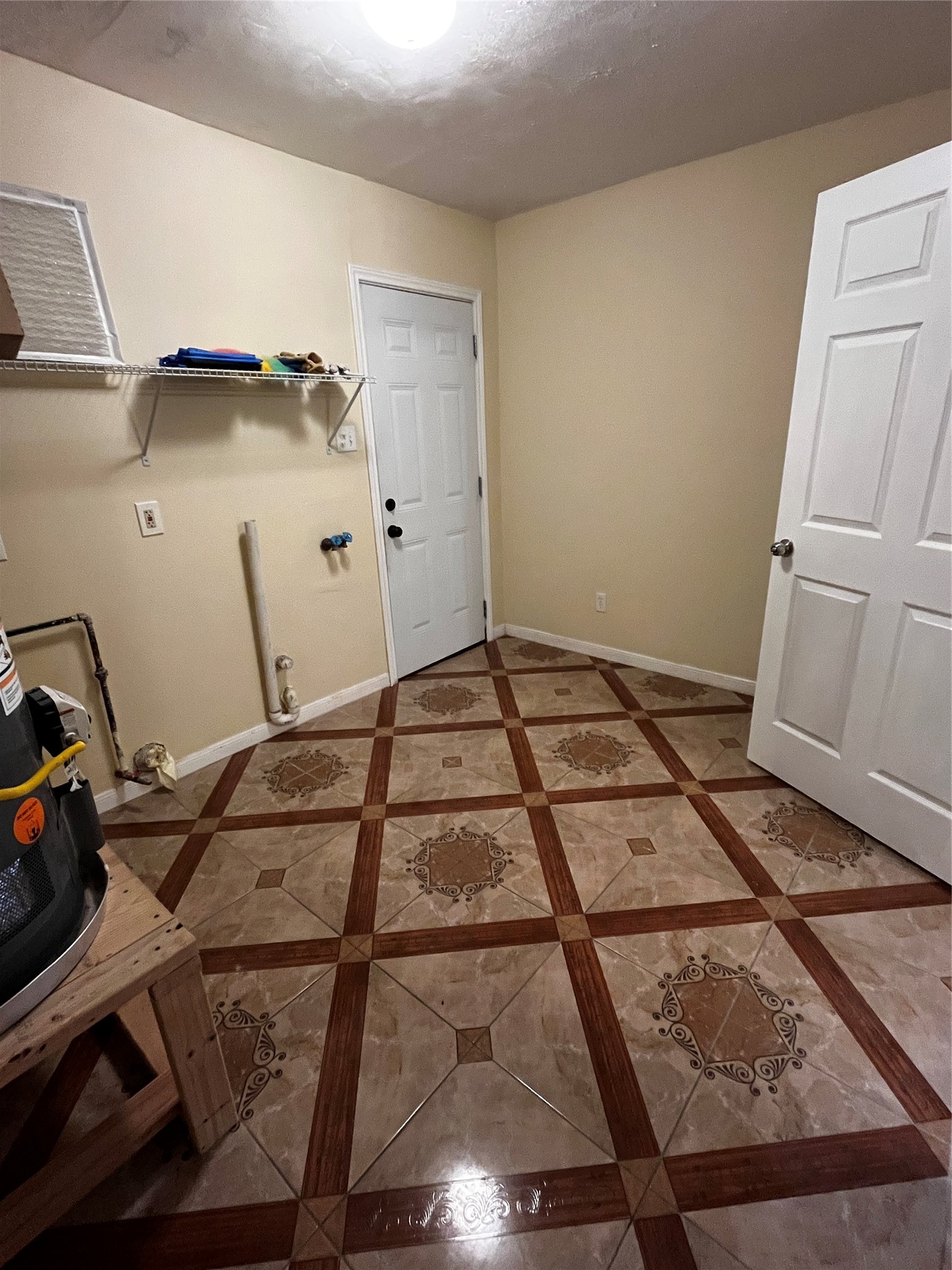 3163 Roe Drive Houston, TX 77087 - Photo 33 of 47 a view of utility room