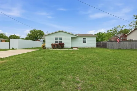 $275,000 | 204 East Bailey Street, Ponder, TX 76259