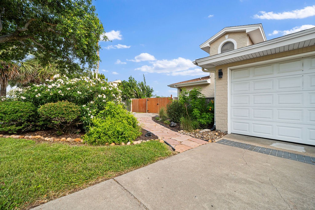 912 Waterview Street Portland, TX 78374 - Photo 5 of 40