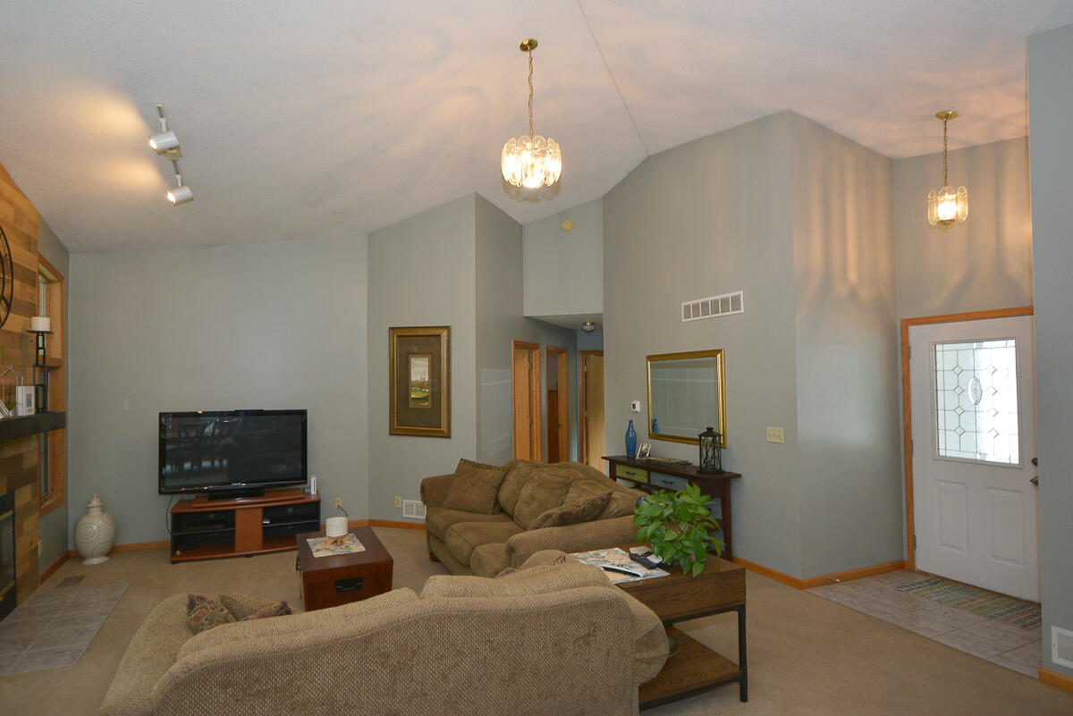 2940 East Baseline Road Plainwell, MI 49080 - Photo 8 of 39 2940eBaseline_06