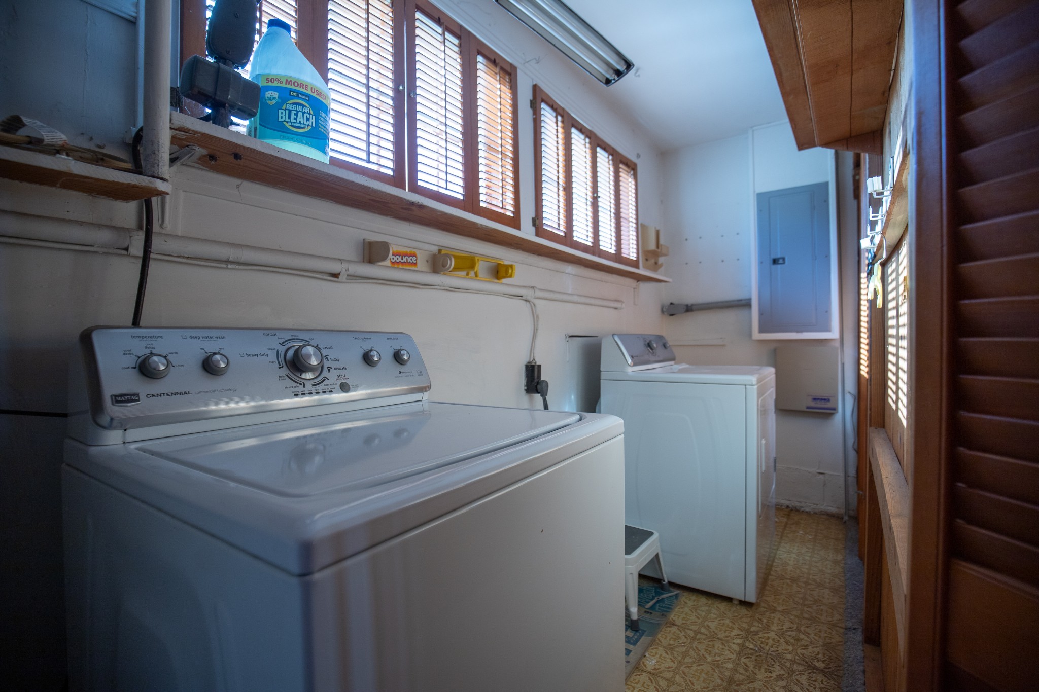 407 School Pass Madison, TN 37115 - Photo 11 of 15 a utility room with dryer and washer