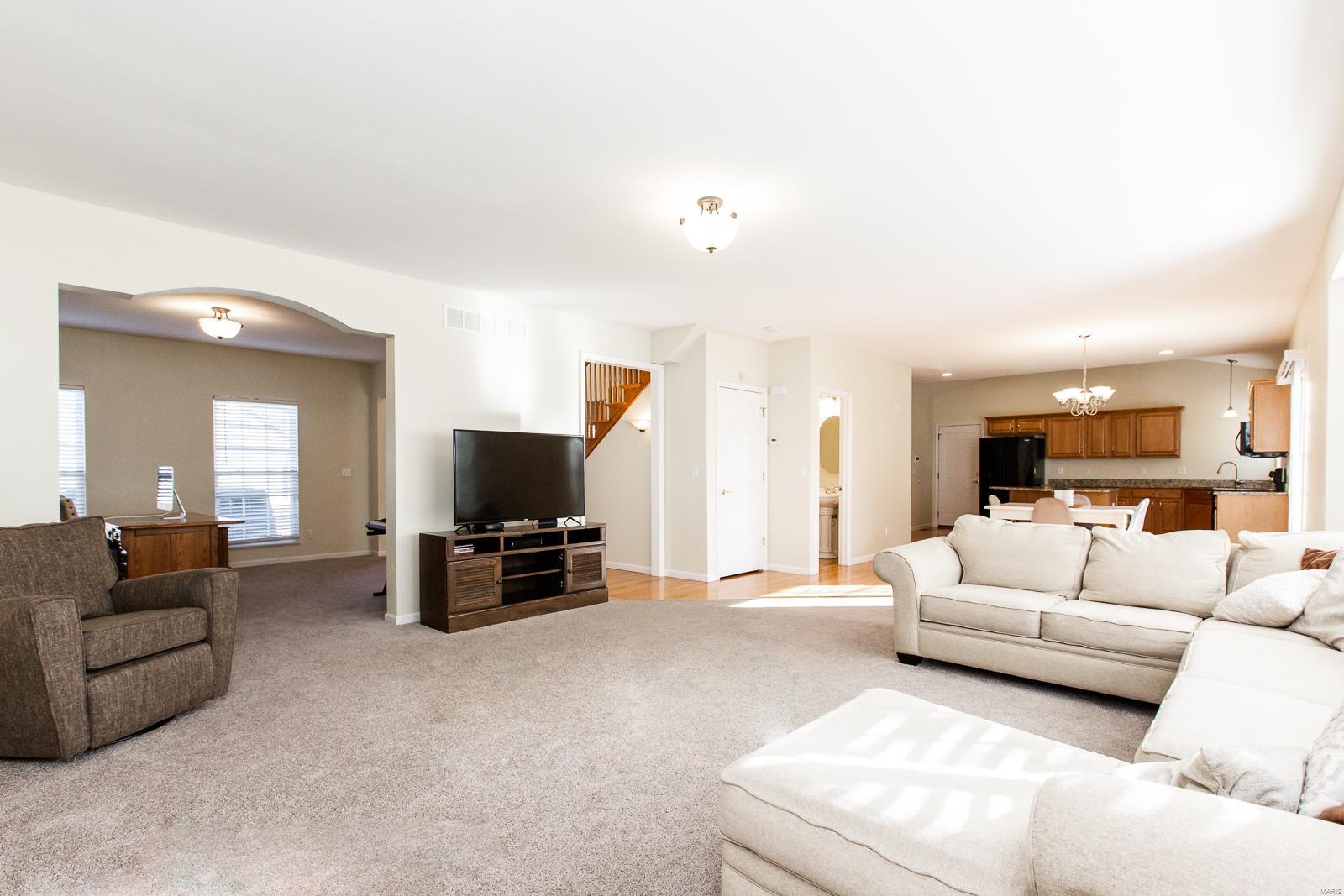 805 Greystone Place O'Fallon, IL 62269 - Photo 12 of 39