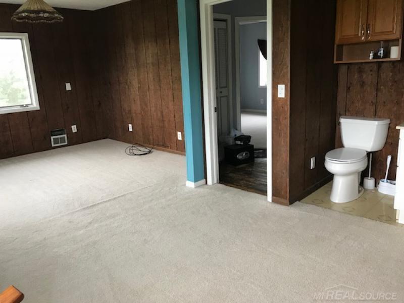 7975 Gibbons Road Jeddo, MI 48032 - Photo 9 of 19 31359050-8.JPG