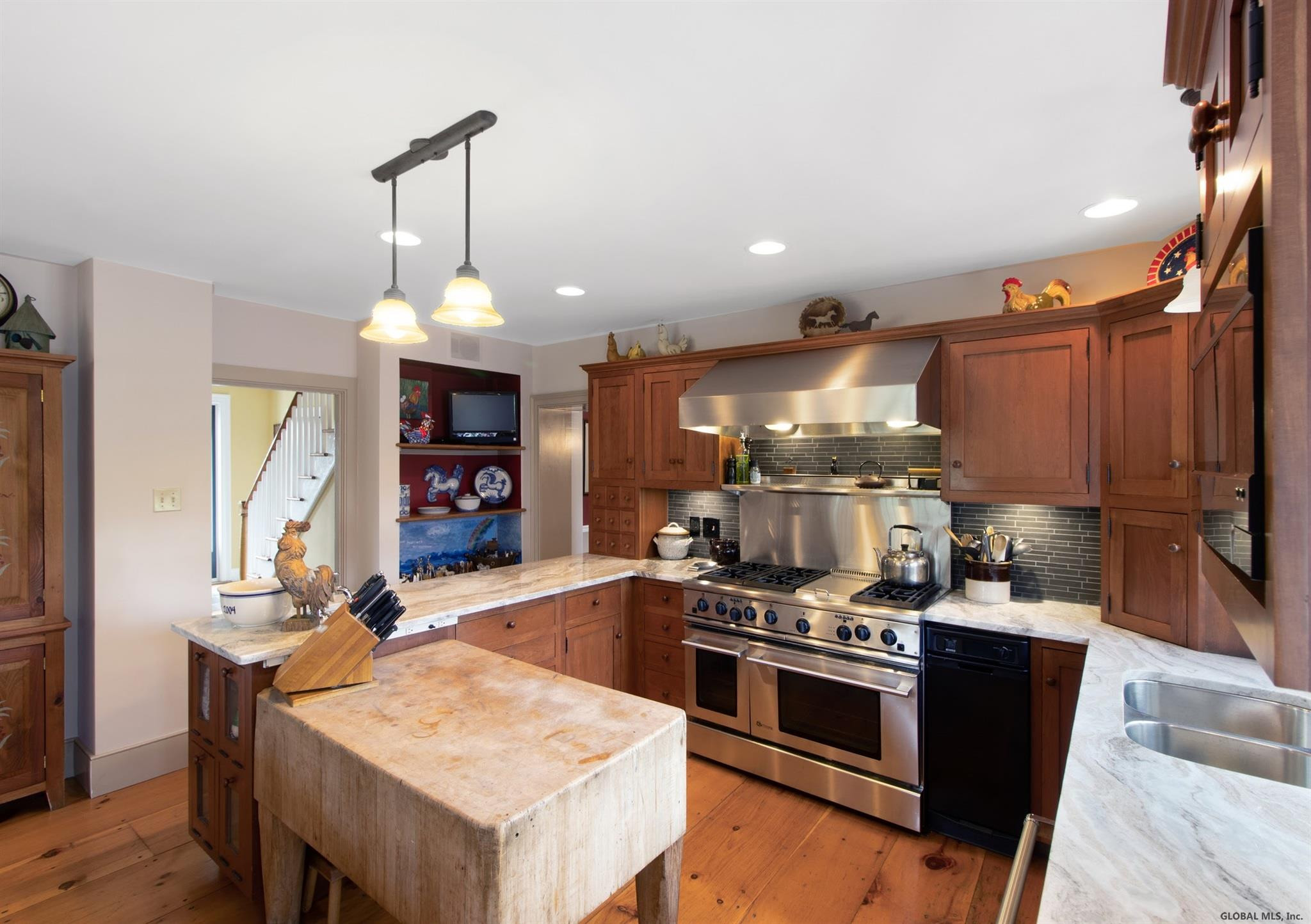 34 Ray Road Greenwich, NY 12834 - Photo 46 of 93 COMMERCIAL STOVE/GRIDDLE & HOOD