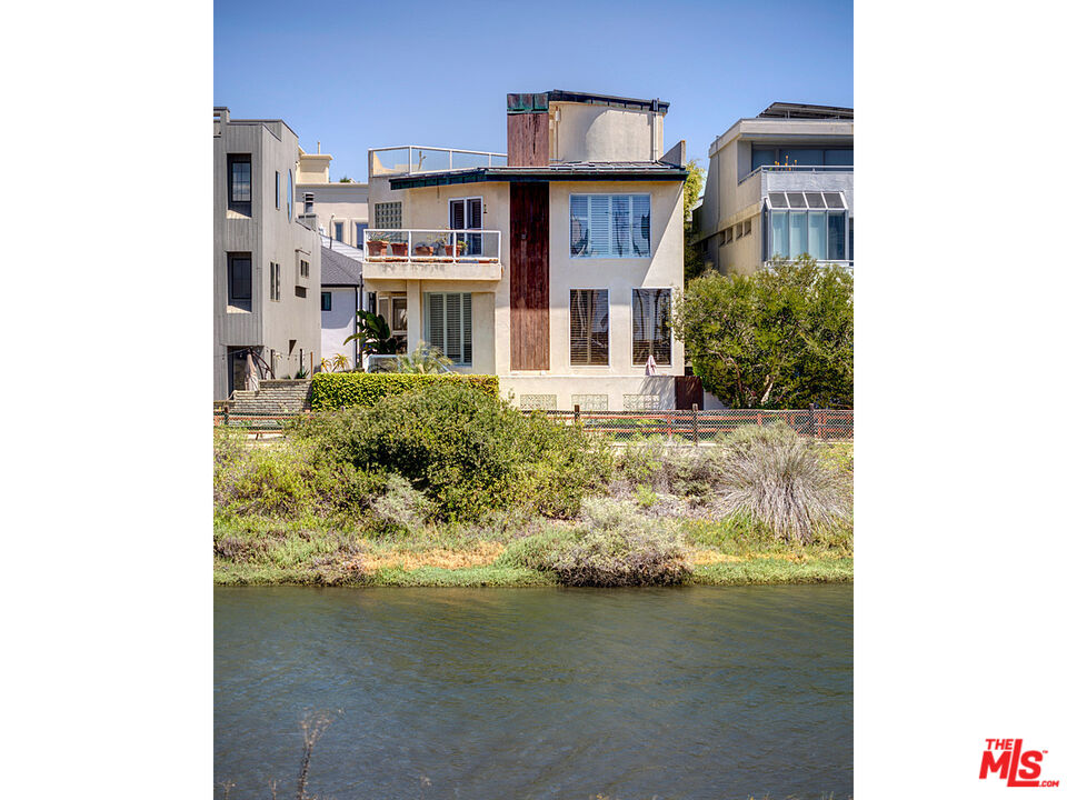 4611 Roma Court Marina del Rey, CA 90292 - Photo 2 of 26 a house view with a outdoor space