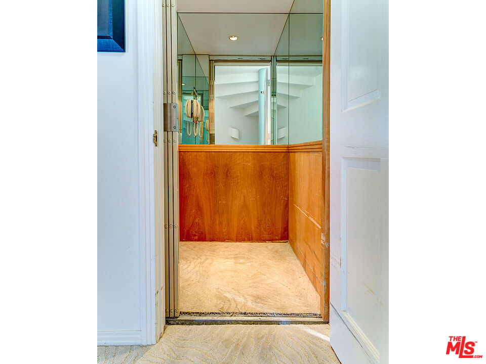 4611 Roma Court Marina del Rey, CA 90292 - Photo 21 of 26 a view of entry way