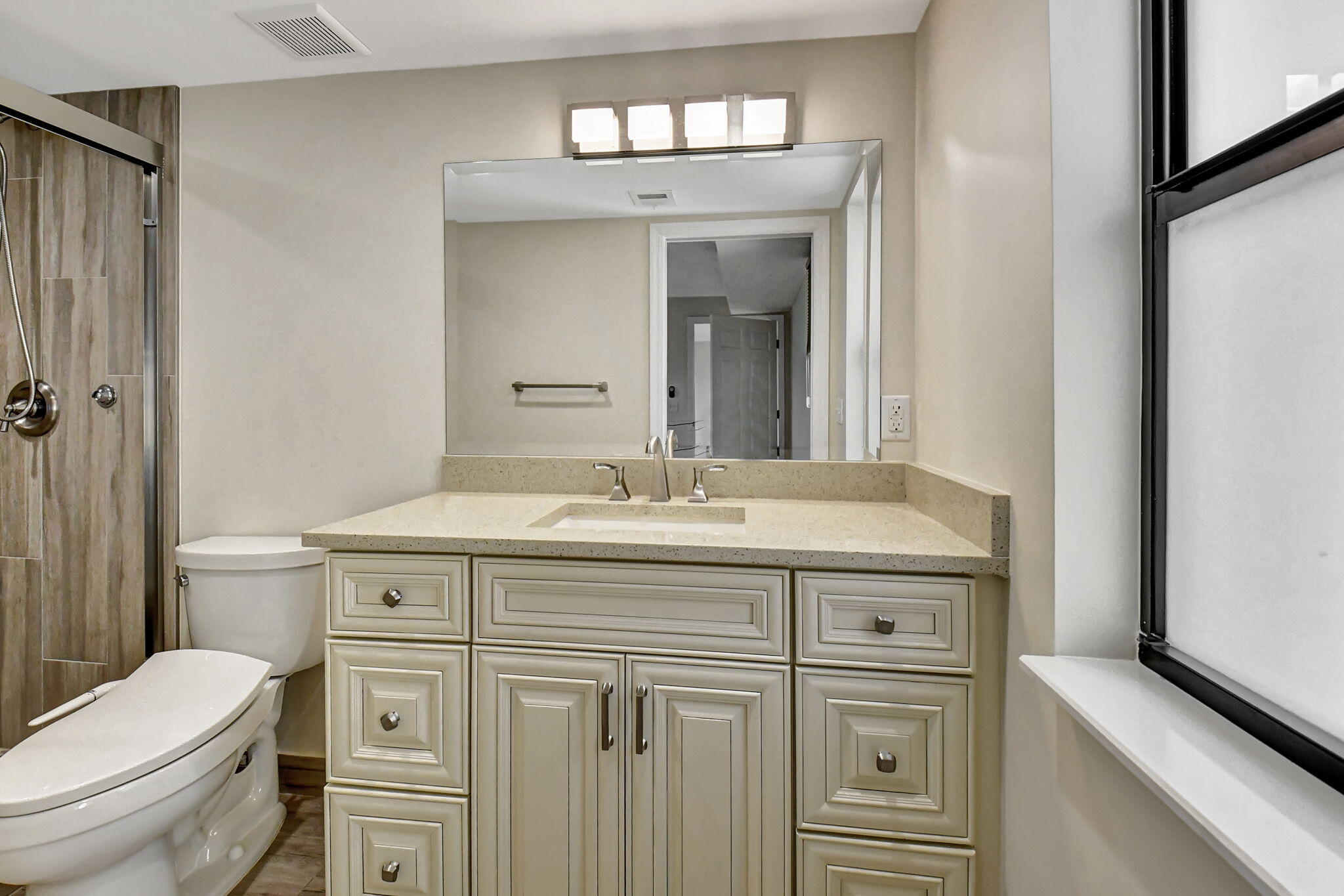 73 Capri B, Unit 73 Delray Beach, FL 33484 - Photo 24 of 93 Primary Bathroom