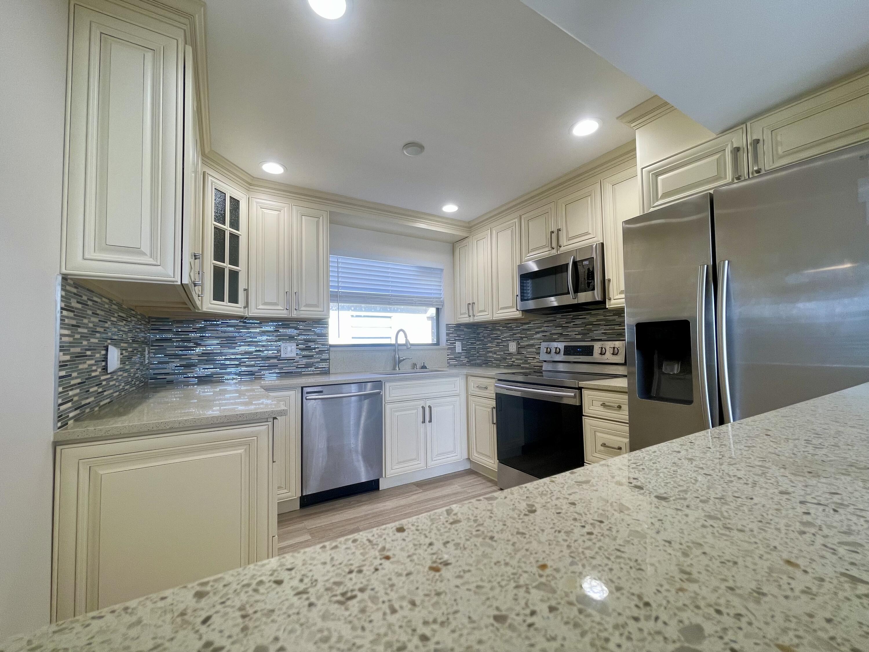 73 Capri B, Unit 73 Delray Beach, FL 33484 - Photo 7 of 93 Quartz Counter tops