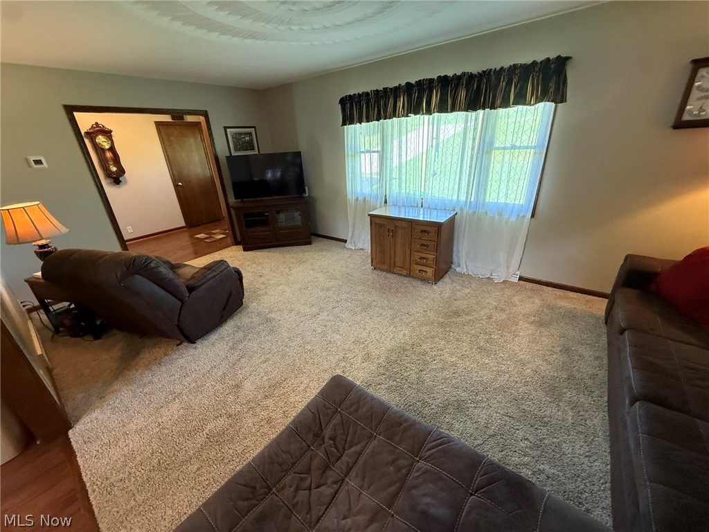 2462 York View Road Southwest New Philadelphia, OH 44663 - Photo 6 of 50