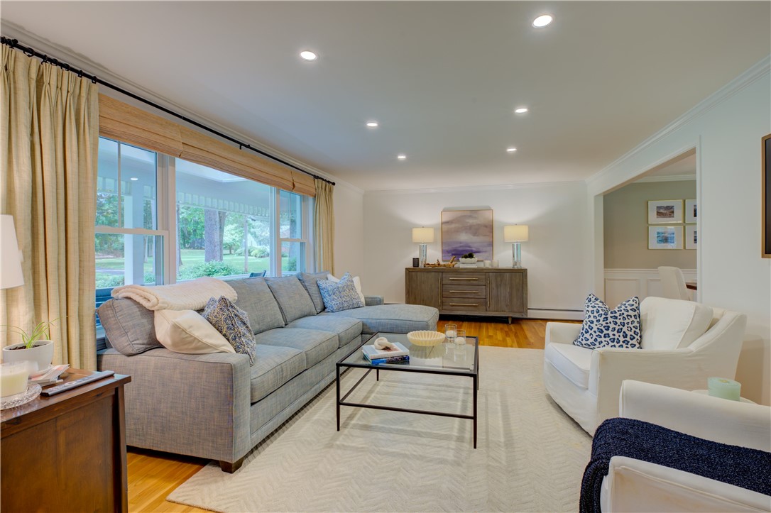 22 Pinetop Road Barrington, RI 02806 - Photo 7 of 40