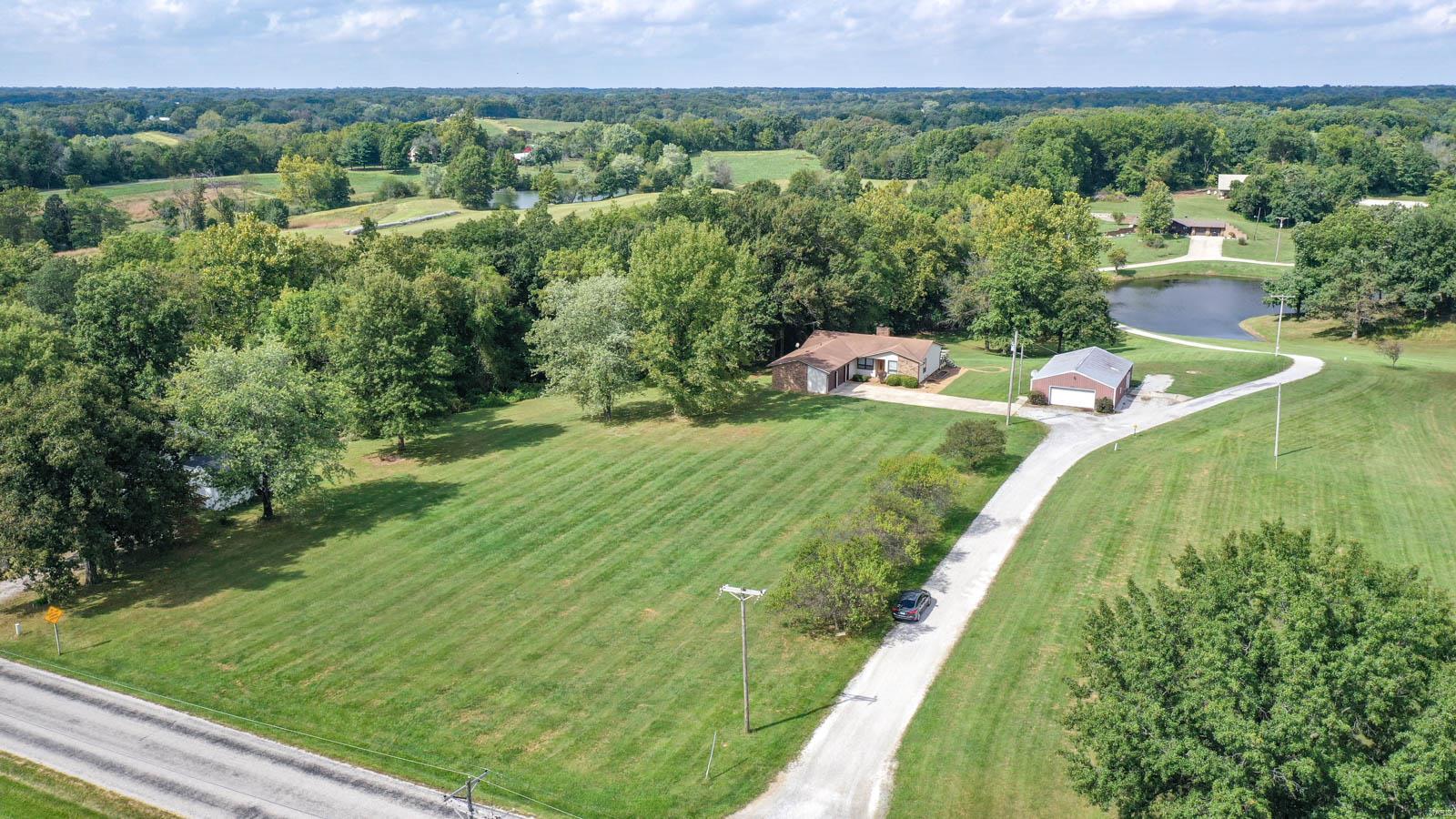 2611 Seiler Road Alton, IL 62002 - Photo 2 of 46