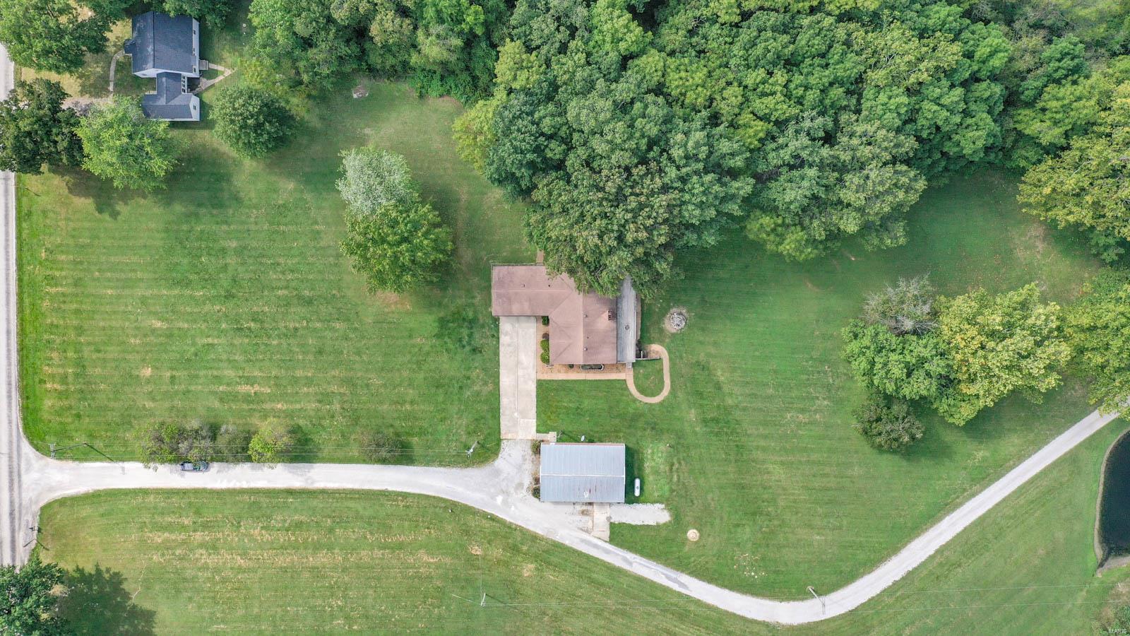 2611 Seiler Road Alton, IL 62002 - Photo 3 of 46