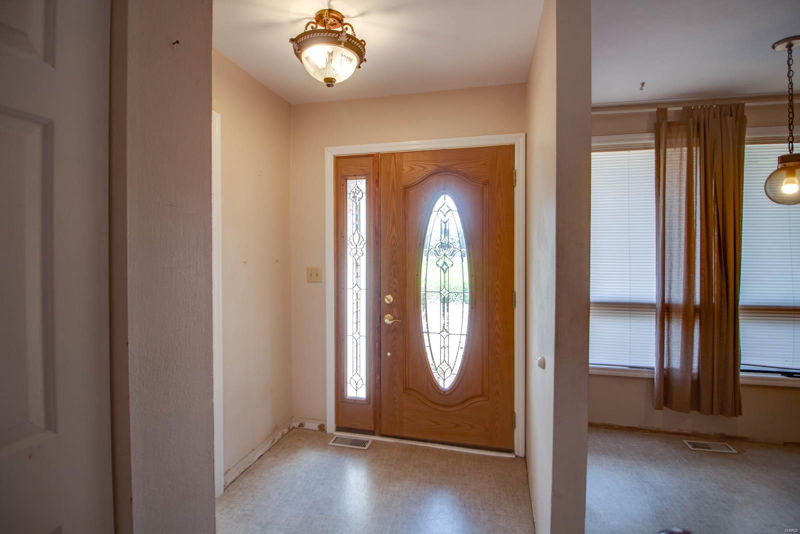 2611 Seiler Road Alton, IL 62002 - Photo 7 of 46