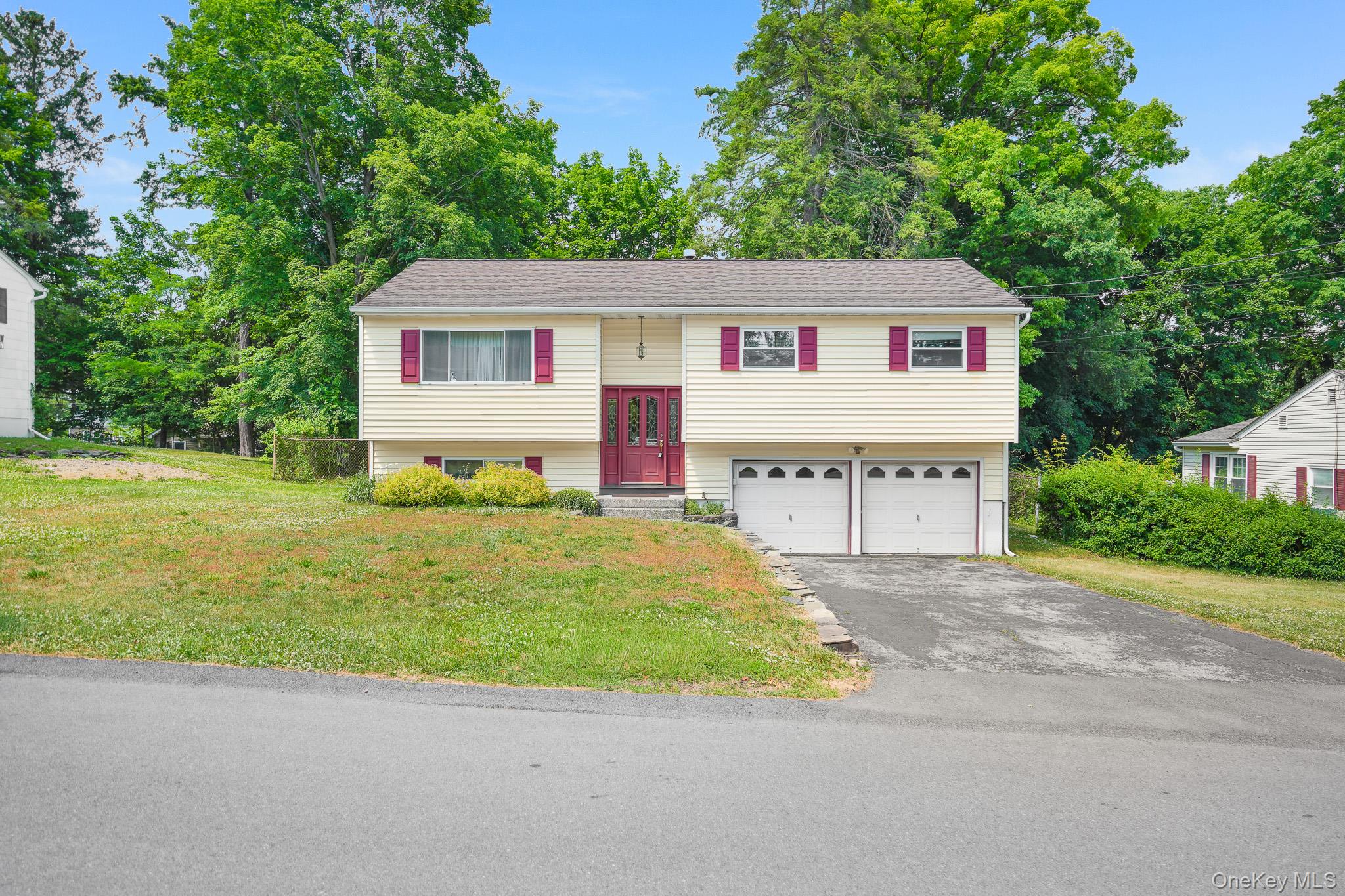 8 Ricky Lane Poughkeepsie, NY 12601 - Photo 1 of 23