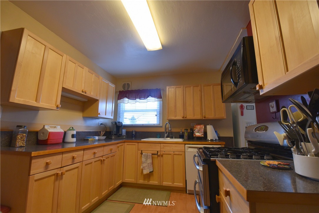 2636 McLeod Road Bellingham, WA 98225 - Photo 7 of 13 Gallery Image 7
