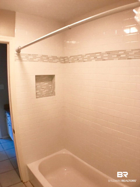 118 Du Rhu Drive Mobile, AL 36608 - Photo 10 of 14 Master Shower