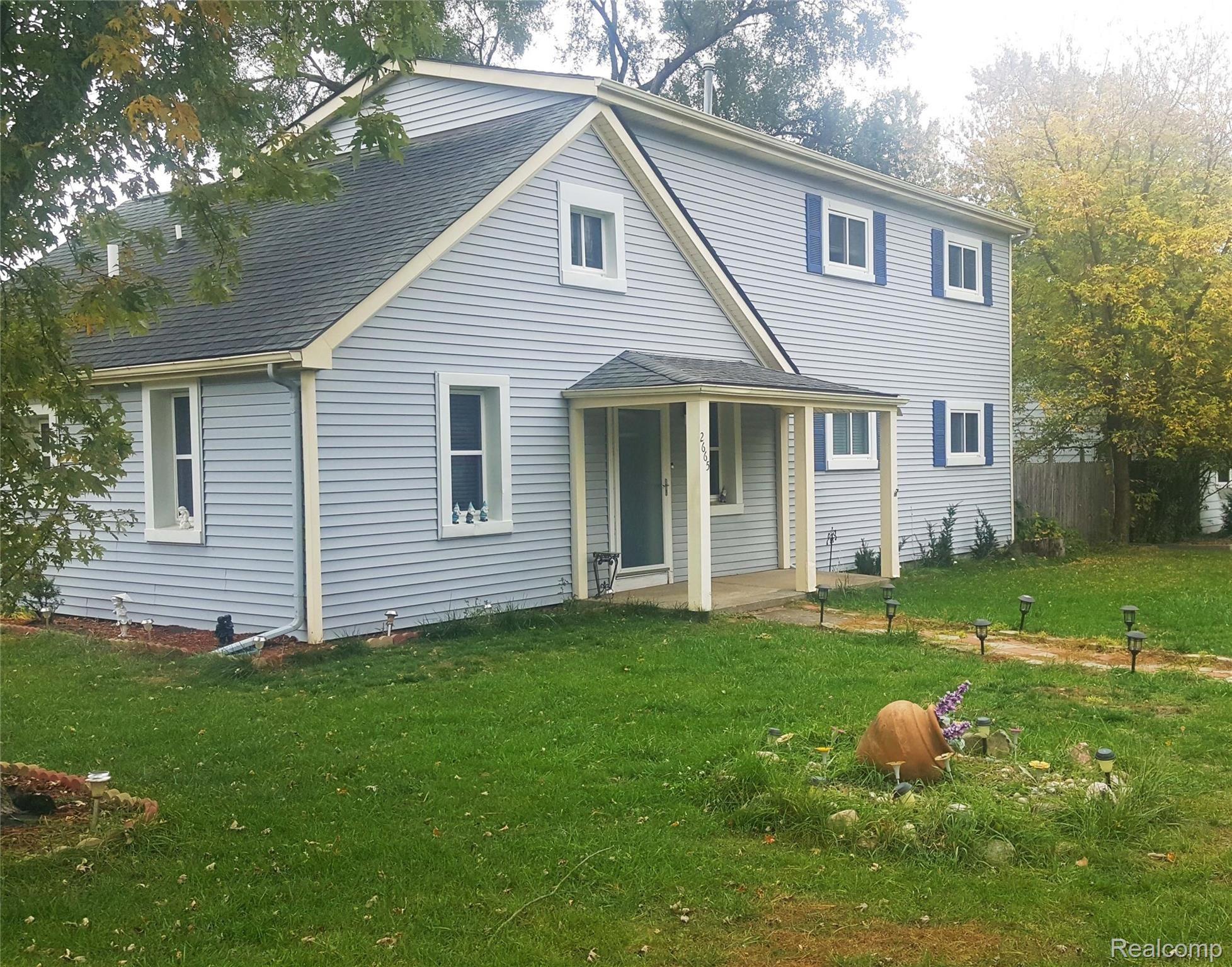 2665 Hessel Avenue Rochester, MI 48307 - Photo 5 of 30 2665 hessel exterior5.jpg