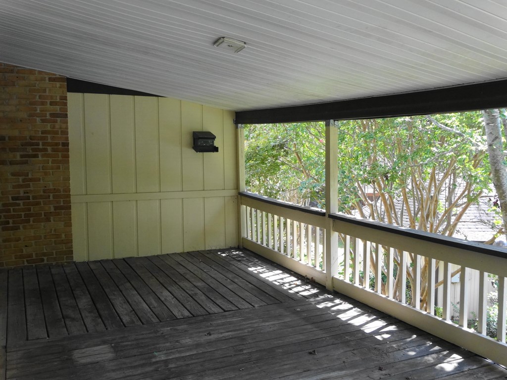 2525 Norris Road, Unit 113 Columbus, GA 31907 - Photo 15 of 40 a view of a porch
