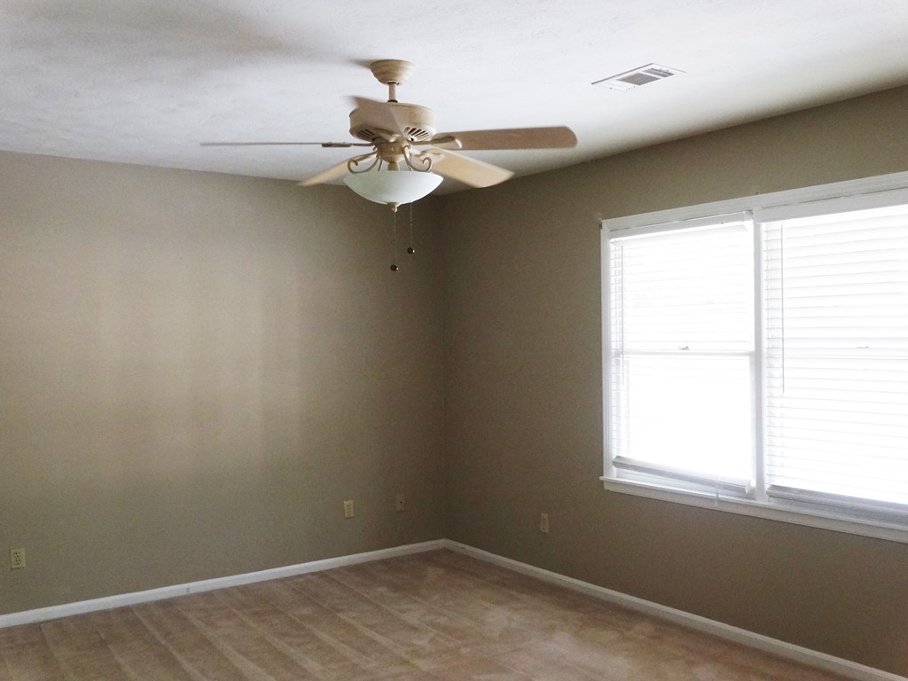2525 Norris Road, Unit 113 Columbus, GA 31907 - Photo 17 of 40 an empty room with a window