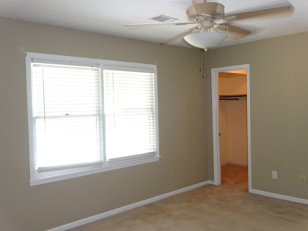 2525 Norris Road, Unit 113 Columbus, GA 31907 - Photo 18 of 40 a view of an empty room with a window