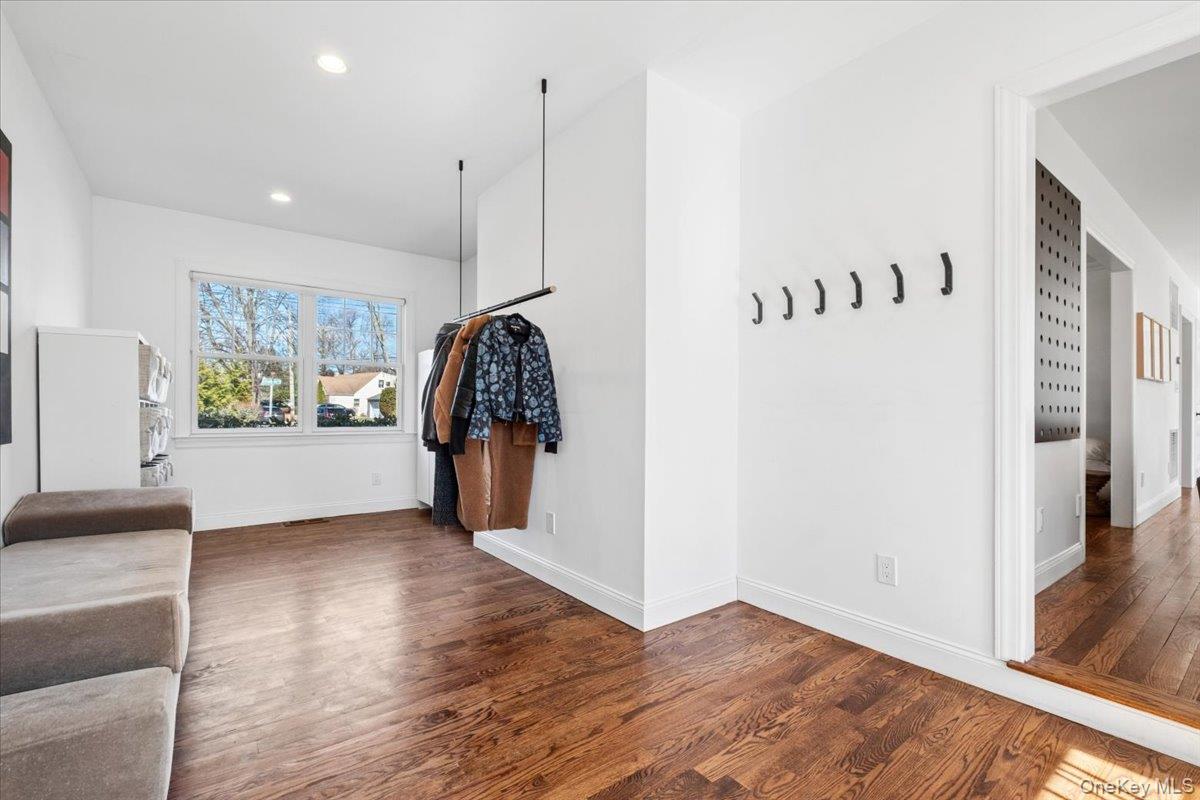 73 Atherstone Road Scarsdale, NY 10583 - Photo 13 of 34 a view of a interior in the house