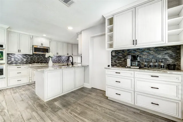 $569,900 | 1904 Nursery Road, The Woodlands, TX 77380