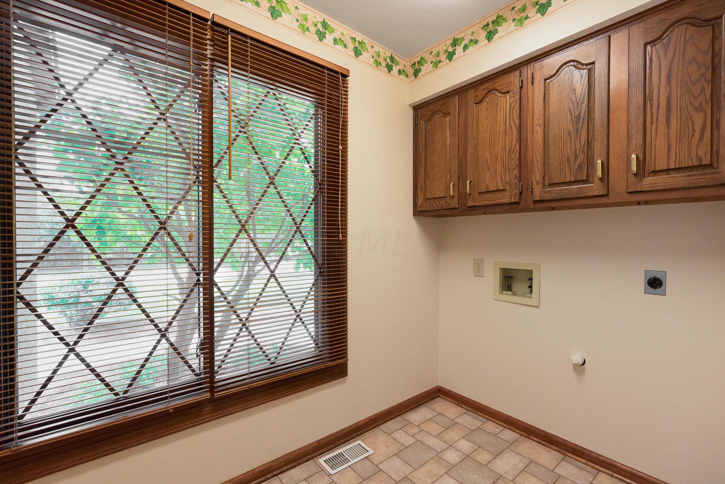 4330 Reed Road Columbus, OH 43220 - Photo 12 of 28 Gallery Image 12