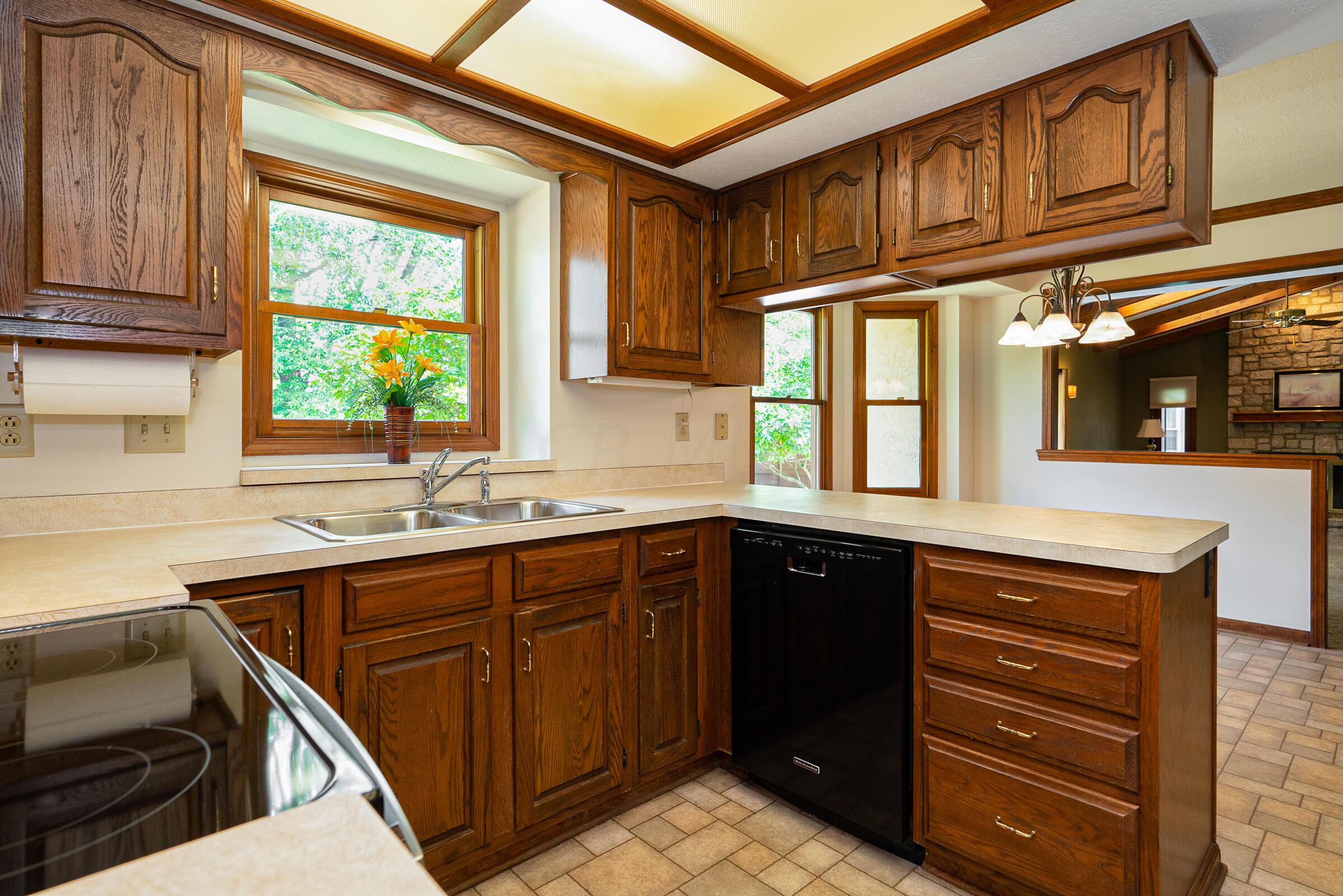 4330 Reed Road Columbus, OH 43220 - Photo 9 of 28 Gallery Image 9