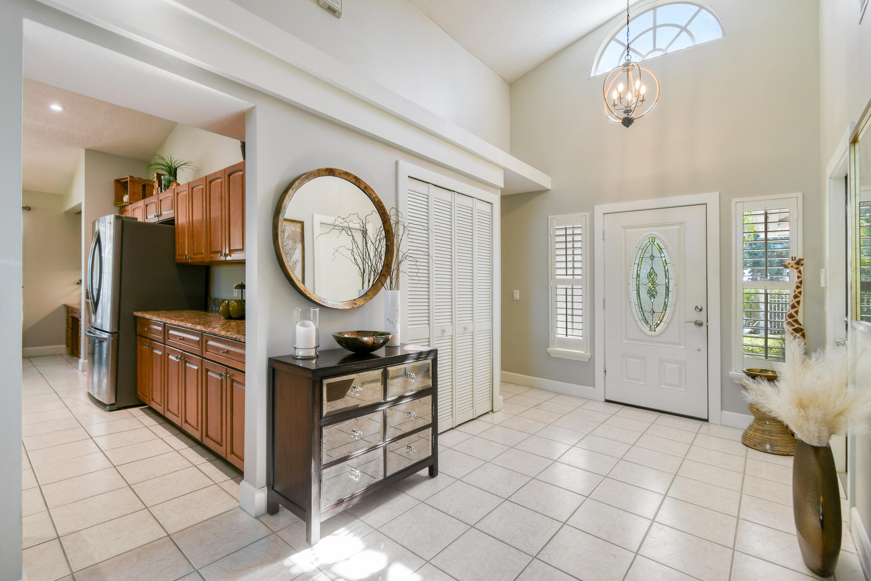 163 Spoonbill Court Jupiter, FL 33458 - Photo 16 of 67 Entry kitchen