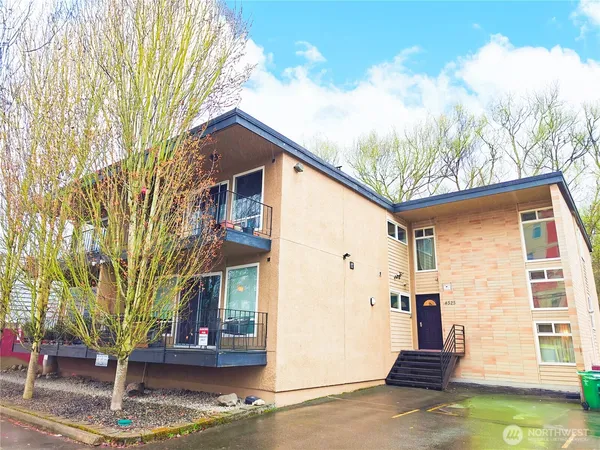 $238,000 | 4525 South Henderson Street, Unit 103, Seattle, WA 98118
