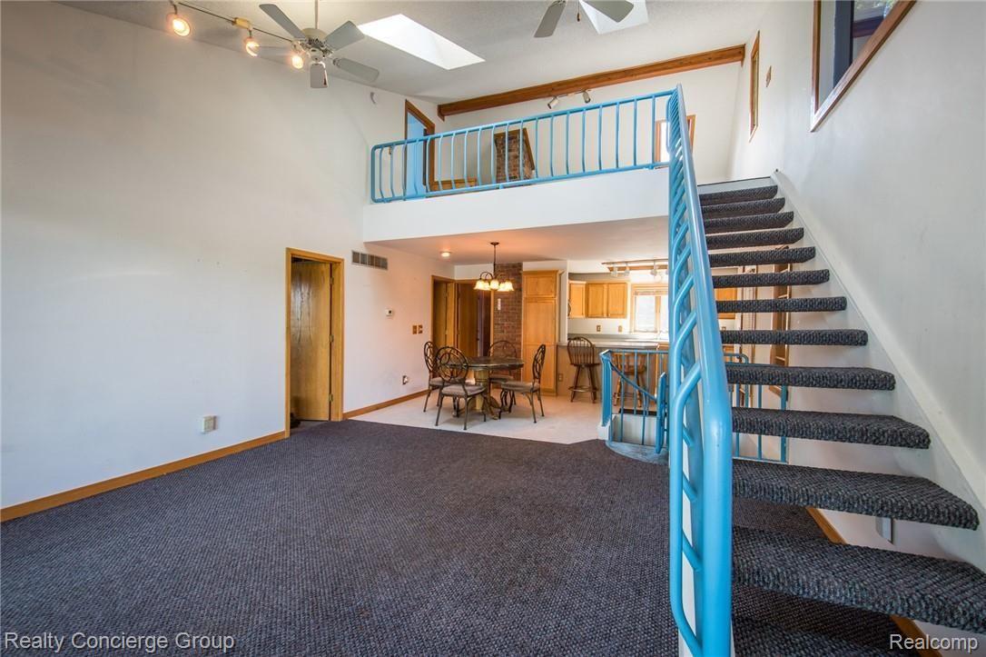 9004 River Valley Road Brighton, MI 48116 - Photo 7 of 34 River Valley-29.jpg